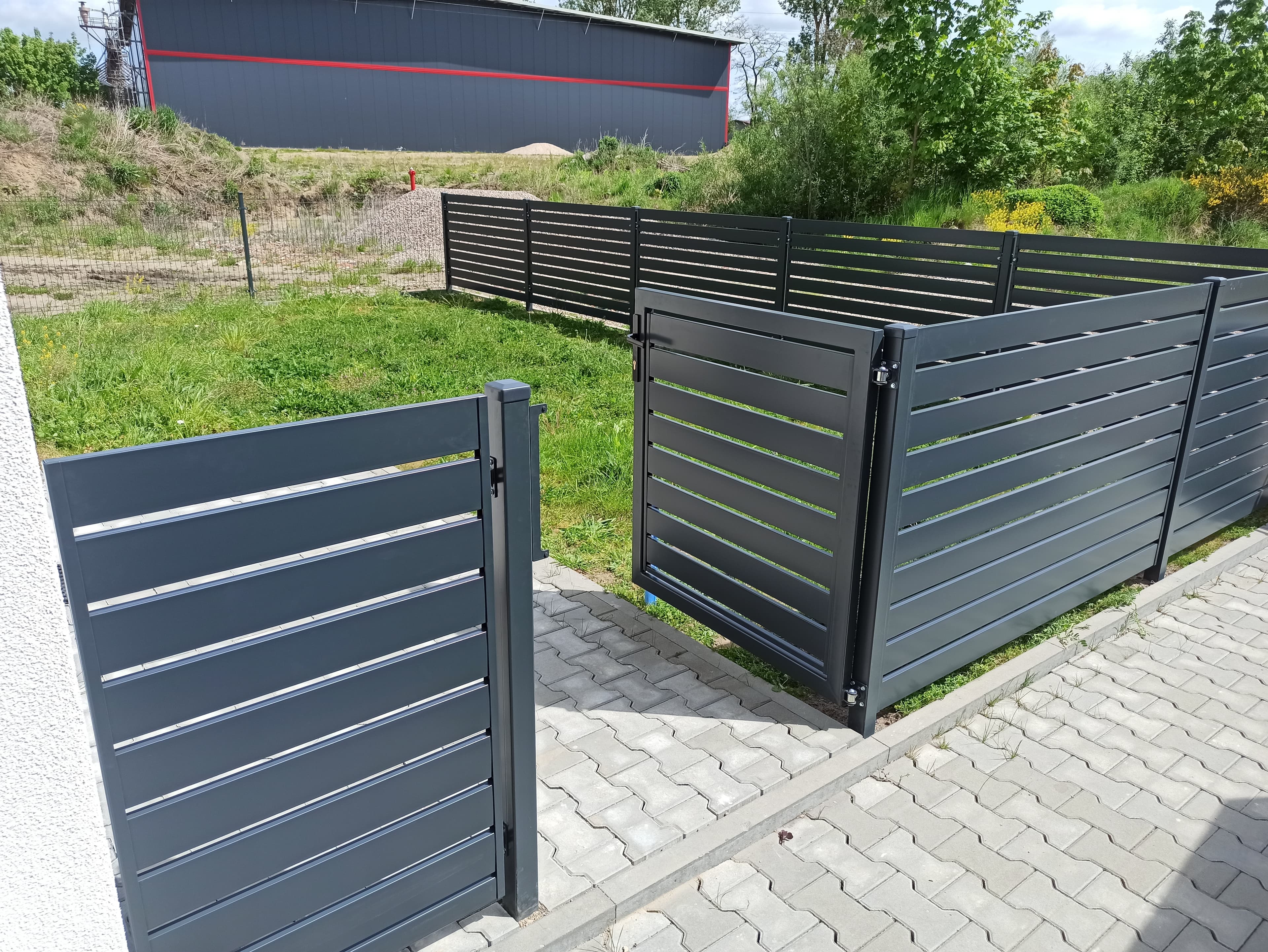 Kompletny system ogrodzeniowy antracyt – brama z furtką, FK-METAL Słupsk
