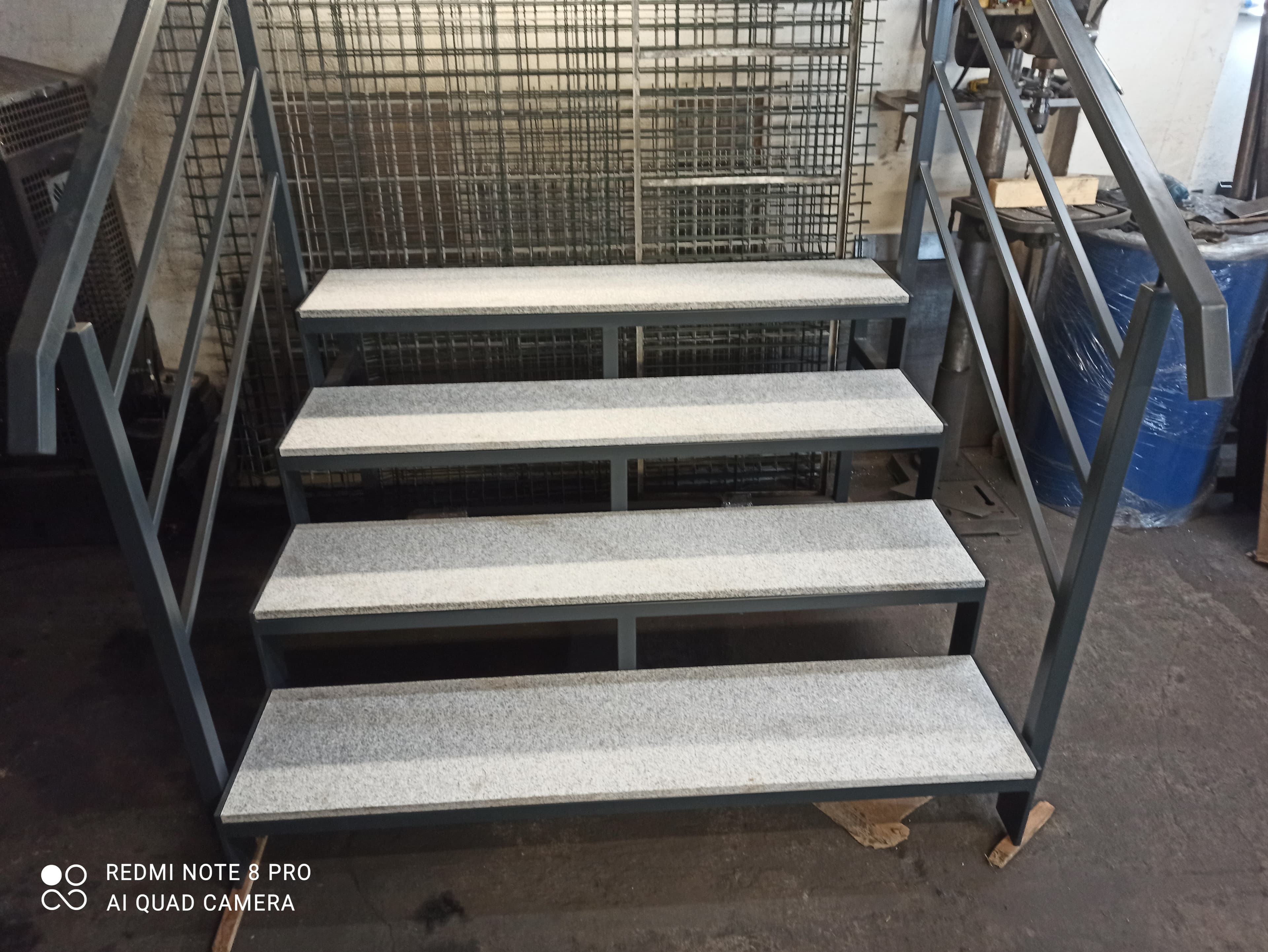 Schody metalowe na granicie – konstrukcja spawana warsztat, Słupsk